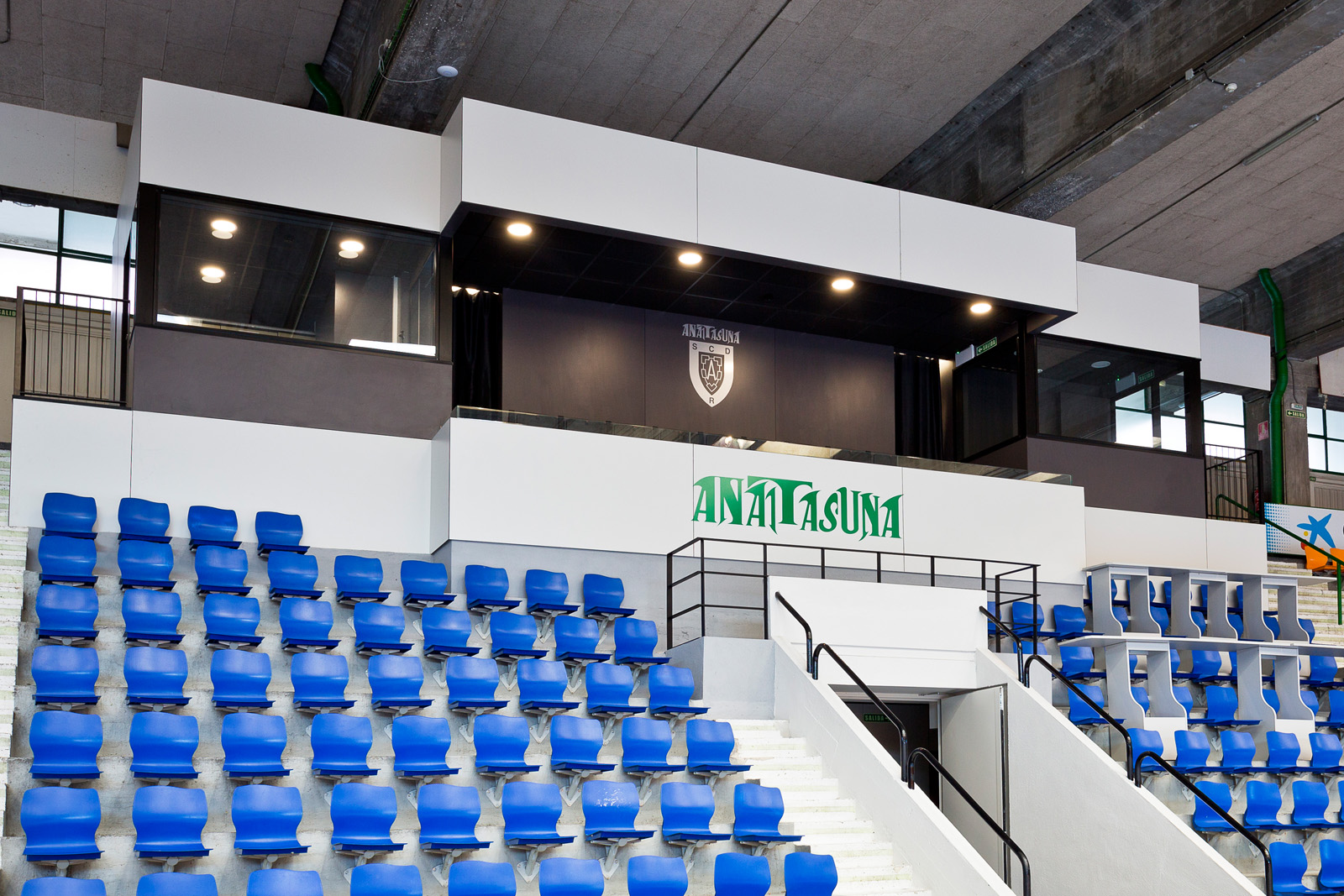 Adecuación de Palco en Pabellón Polideportivo